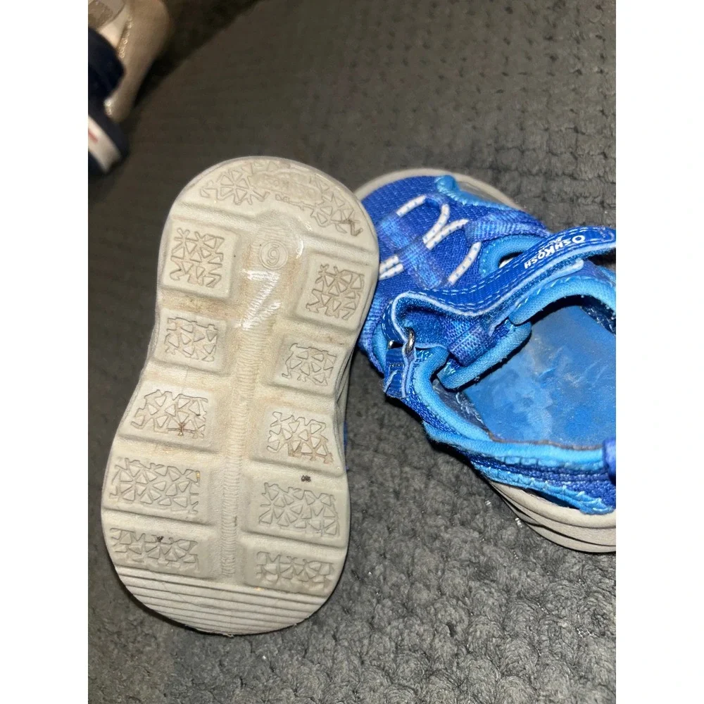 OshKosh Boy's Everyplay Flexible Outsole Bump Toe Blue Sandal size 6